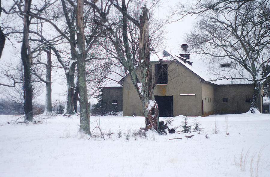 Old Edwardian Barn In The Winter Snow Photograph by Suzanne Powers