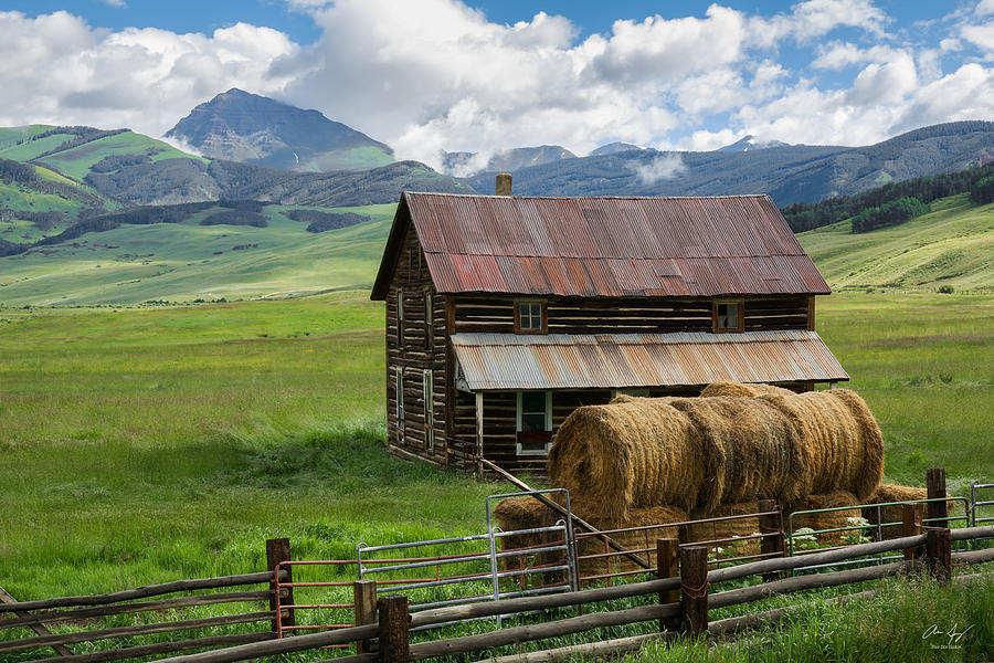 Old Farm House and Teocalli Mountain Photograph by Aaron Spong