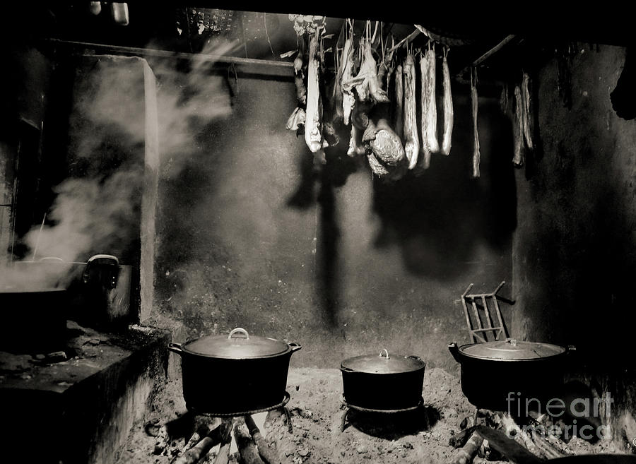 Old Fashion Cooking Pots Photograph by Chuck Kuhn