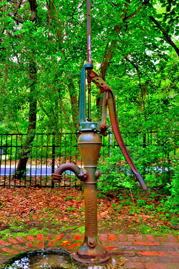 Old Fashion Hand Water Pump Photograph by Lisa Wooten - Fine Art