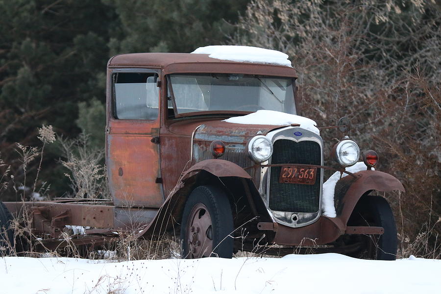 Old Ford Resting Photograph by Arvin Miner - Fine Art America