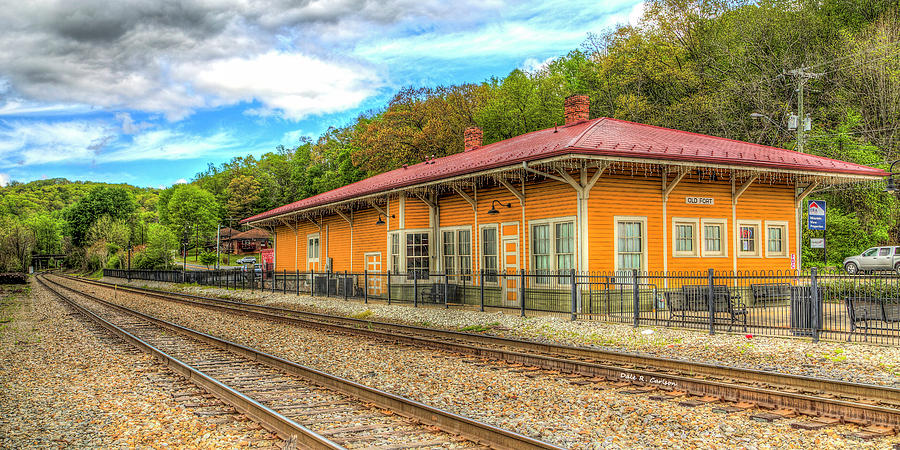 Old Fort Train Depot Photograph by Dale R Carlson