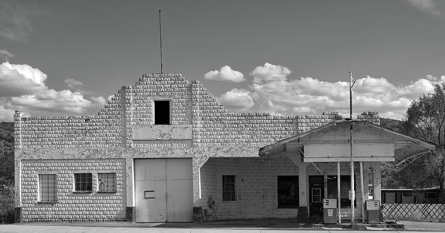Old Gas Station In Truxon, Arizona Photograph by Mountain Dreams