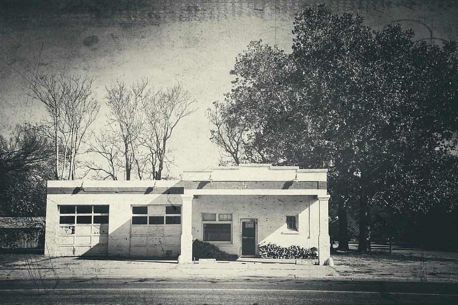 Old Gas Station on Highway 81 Photograph by Toni Hopper