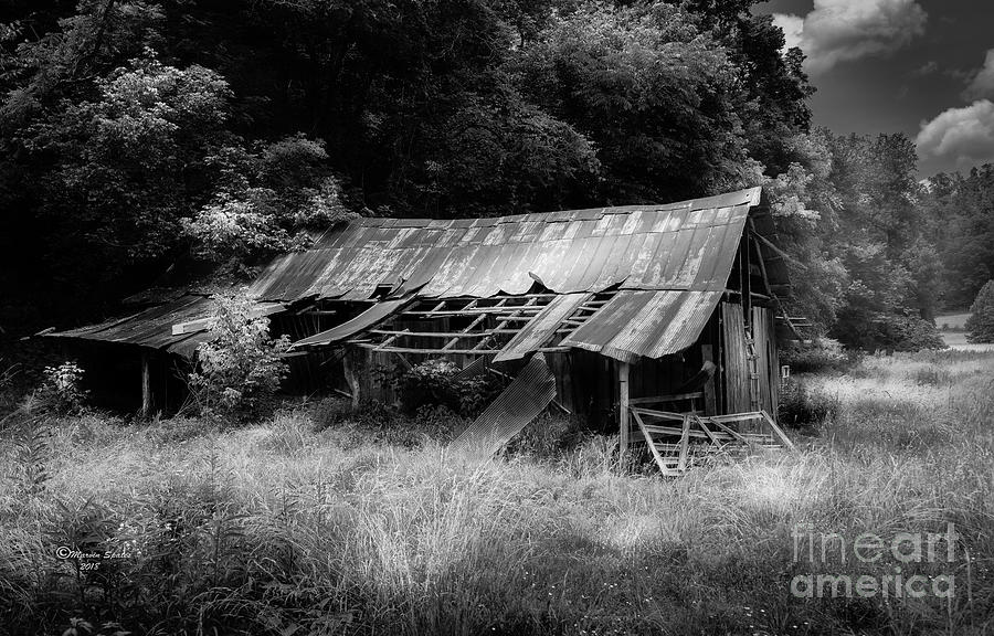 Old Kentucky Barn Photograph by Marvin Spates