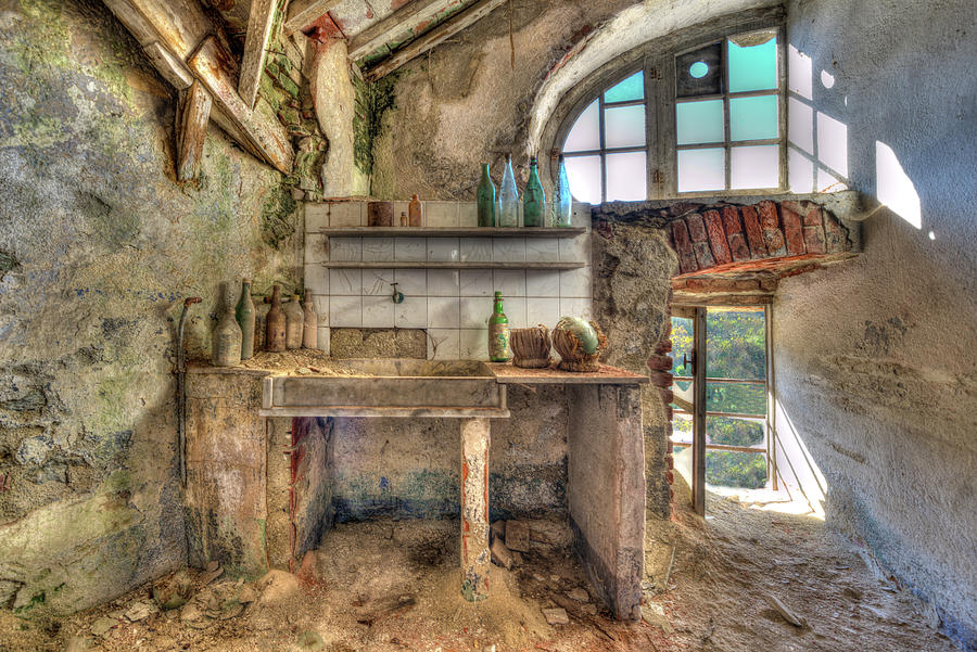 Abandoned Places Photograph - OLD KITCHEN - VECCHIA CUCINa in Villa ad Altare by Enrico Pelos