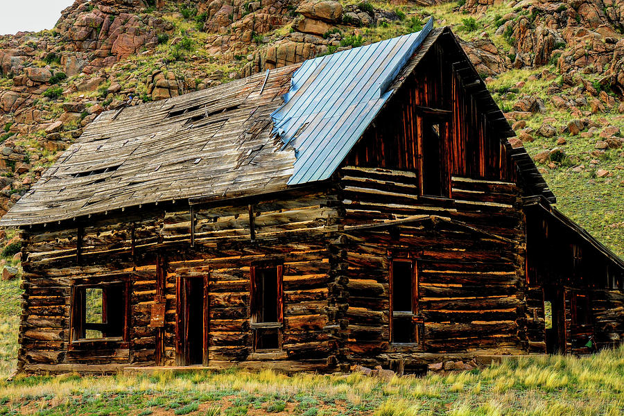 Old Log Cabin-Barn Photograph by Marilyn Burton