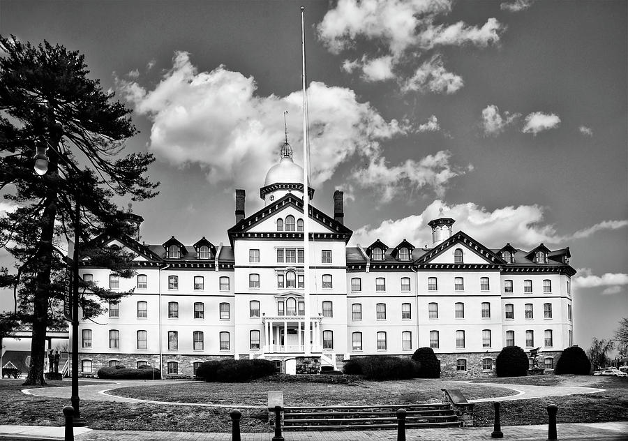 Black And White Photograph - Old Main - Widener University - Chester Pa in Black and White by Bill Cannon