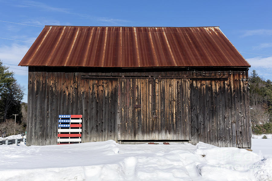 Old New England Barn with American Flag Pallet  Photograph by Edward Fielding