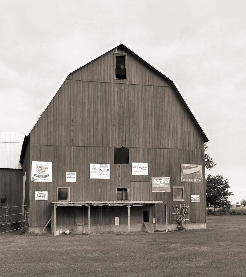 Old Ohio Barn Photograph by Dan Sproul