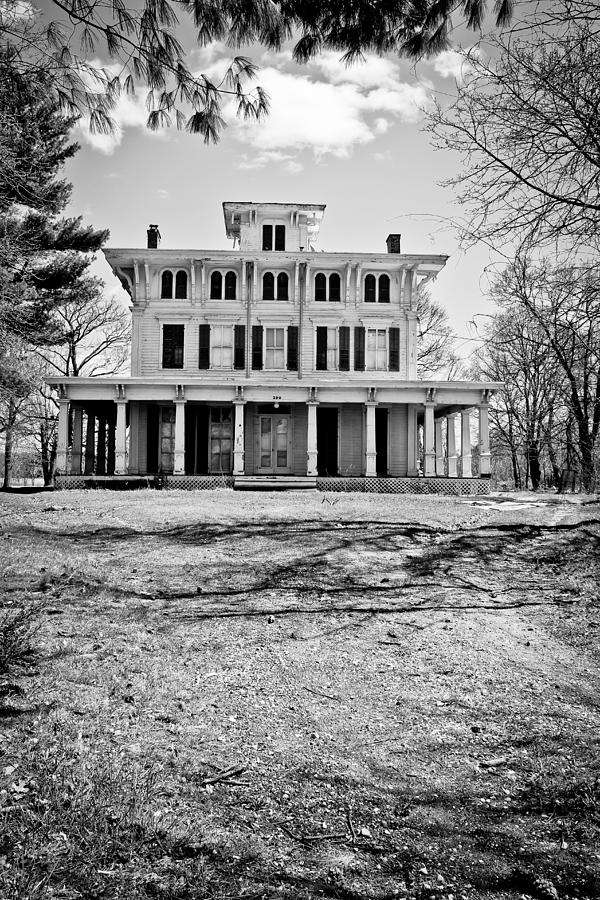 Old Plantation Home Photograph by Colleen Kammerer