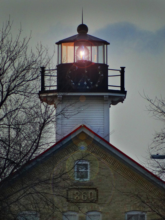 Old Port Washington Lighthouse Photograph by David T Wilkinson