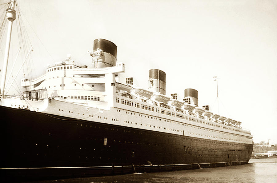 Old Queen Mary Ship Photograph by Marilyn Hunt