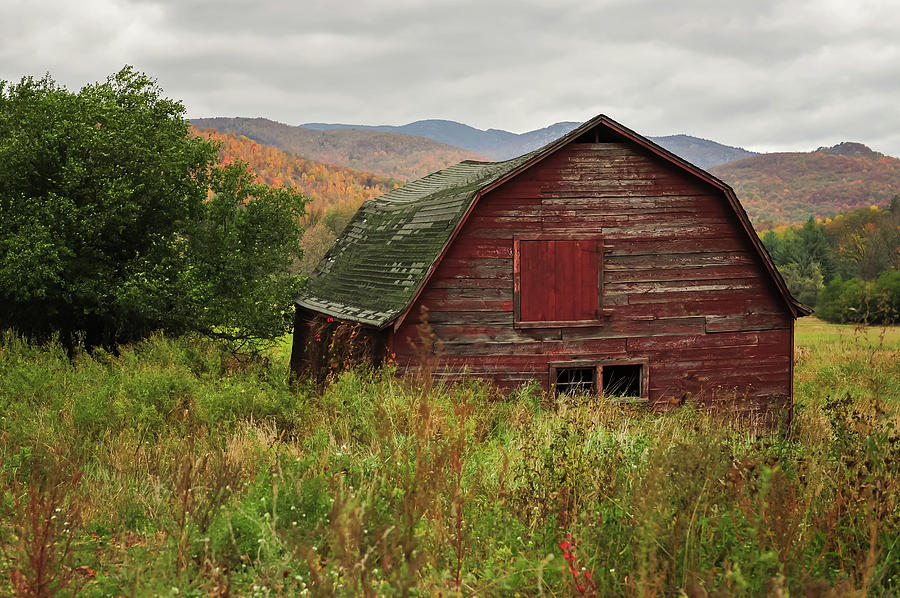 Old Red Barn in Autumn Keene NY Photograph by Terry DeLuco