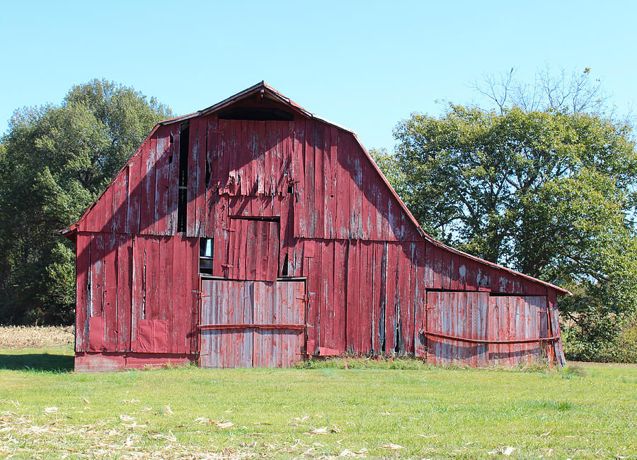 Old Red Barn Photograph by Lorraine Baum