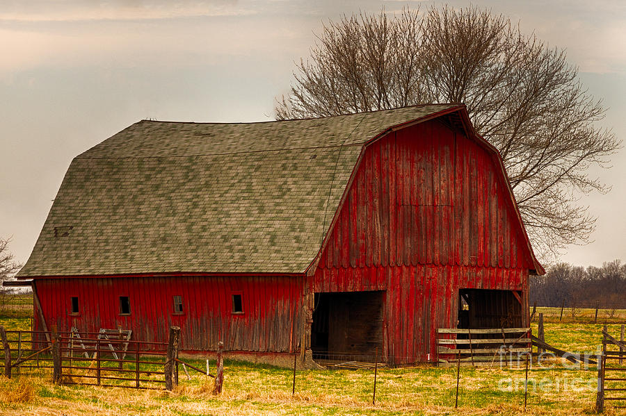 Old Red Barn Photograph by Terri Morris - Fine Art America