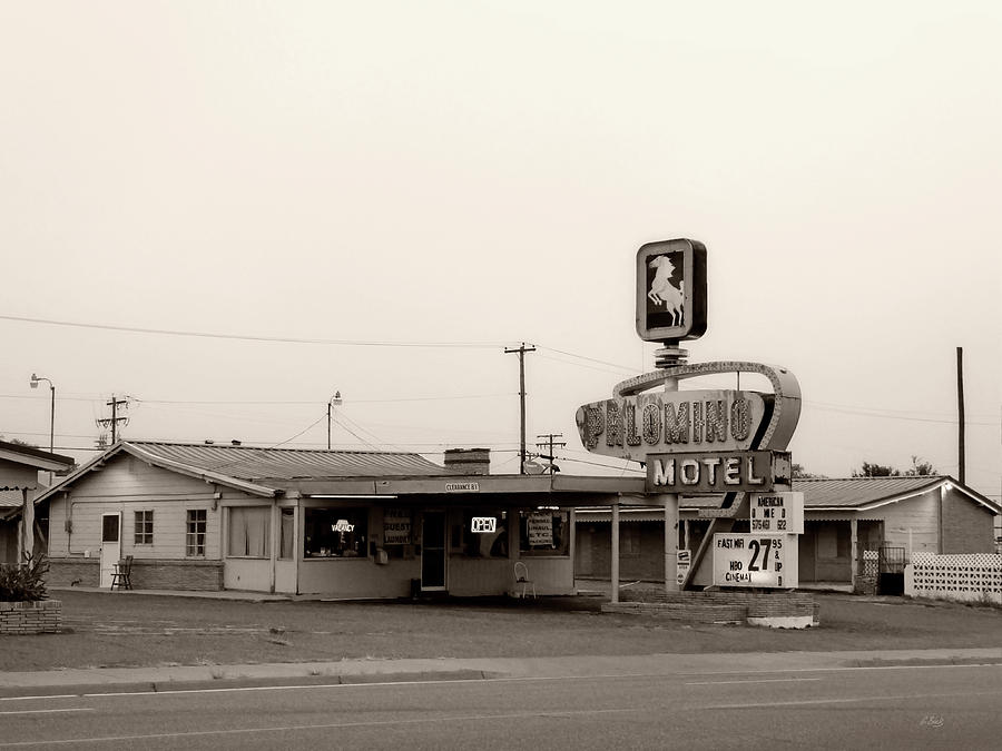 Old Rt. 66 Palomino Motel Photograph by Gordon Beck