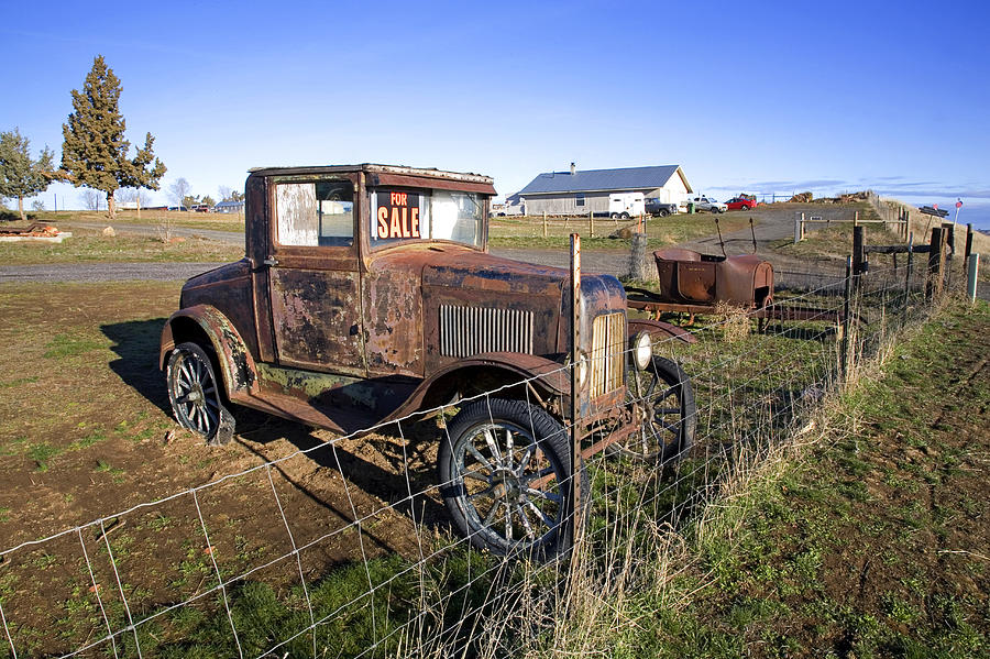 Old Rust Bucket Photograph by Buddy Mays - Fine Art America