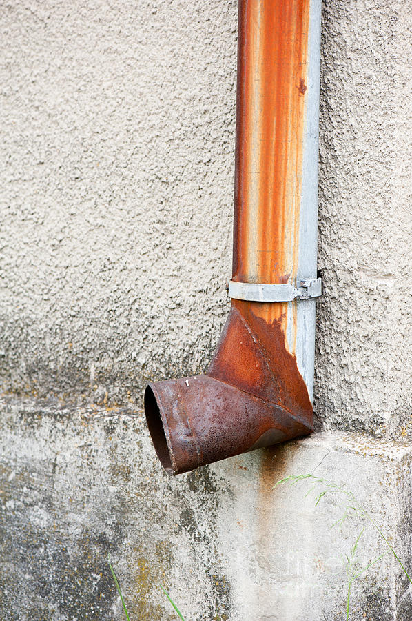 Angel Sar Brown Rain Gutter Downspout Extensions Flexible, Extendable from 21 to 68 in. (4-Pack)
