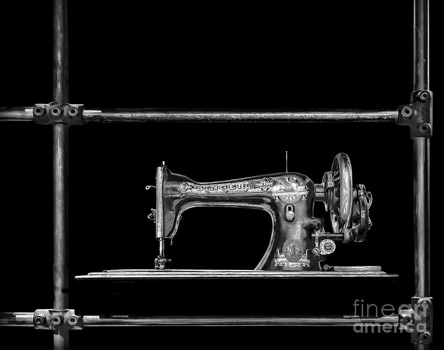 Old Singer Sewing Machine Photograph by Walt Foegelle