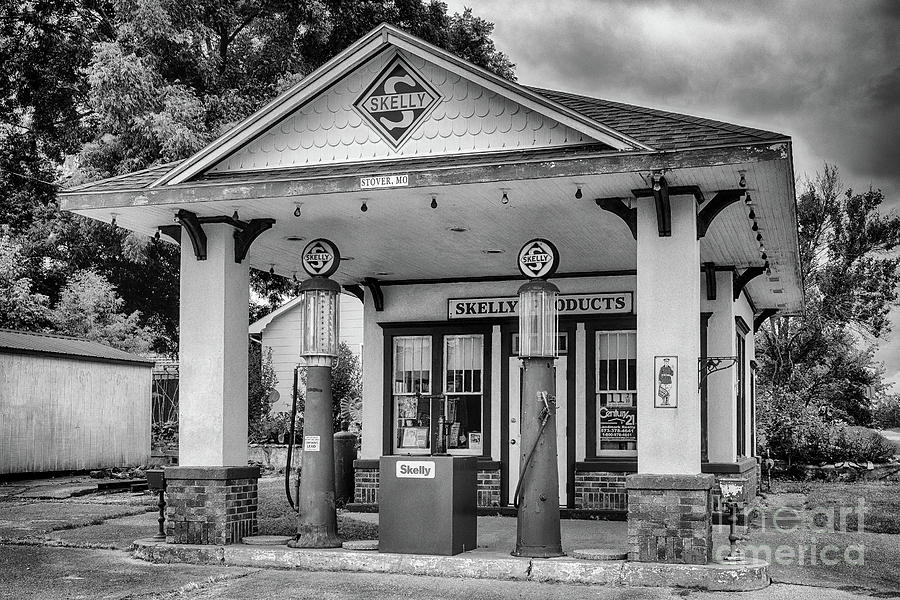 Old Time Gas Station Photograph by Terri Morris