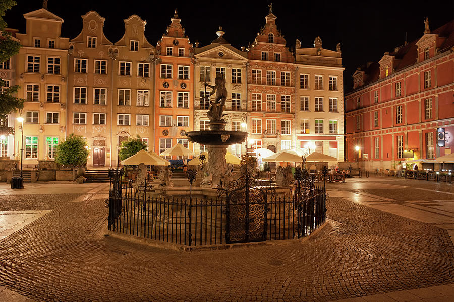 Old Town of Gdansk by Night in Poland Photograph by Artur Bogacki