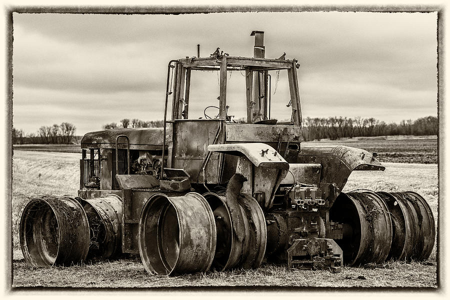 Old Tractor Photograph by Paul Freidlund