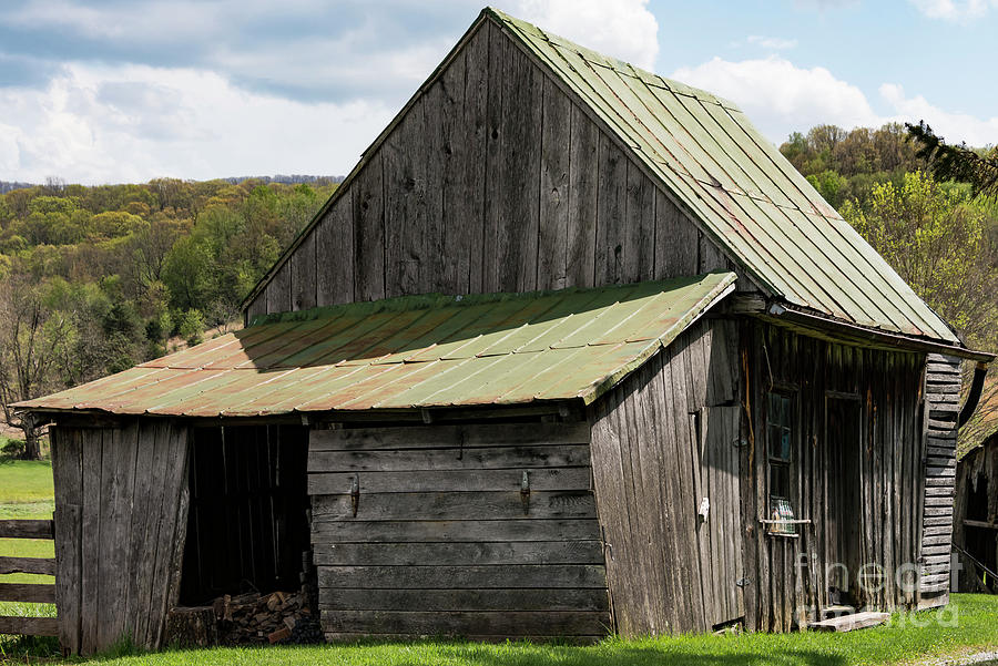 Old Virginia Barn Photograph by Bob Phillips