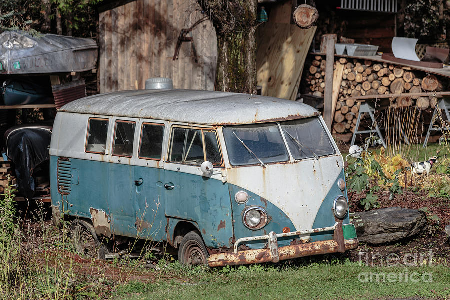 Old VW Hippy Bus in Vermont Photograph by Edward Fielding
