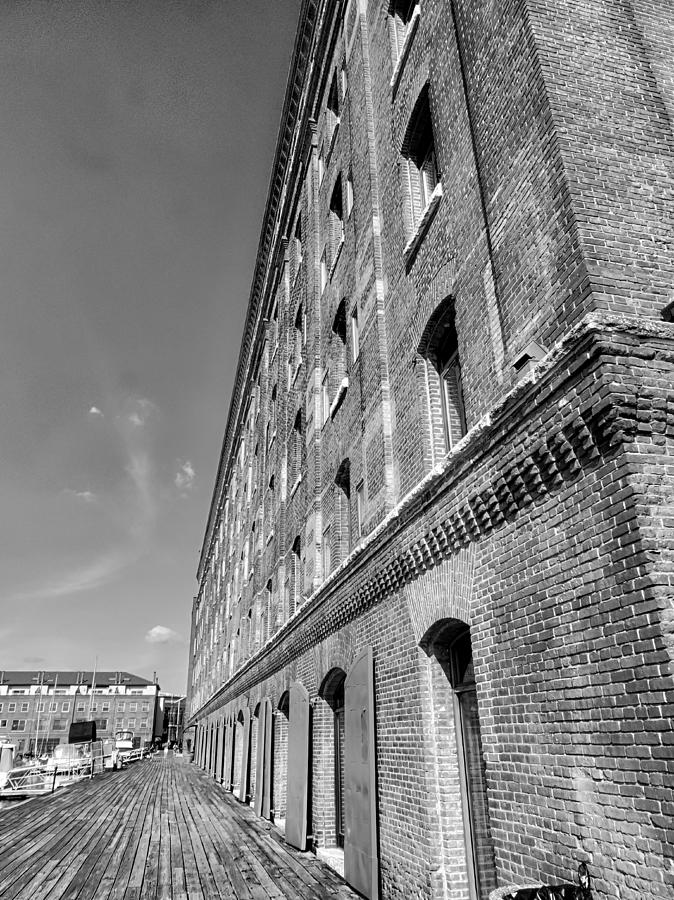 Baltimore Photograph - Old Waterfront Building in Fells Point, Baltimore by Doug Swanson