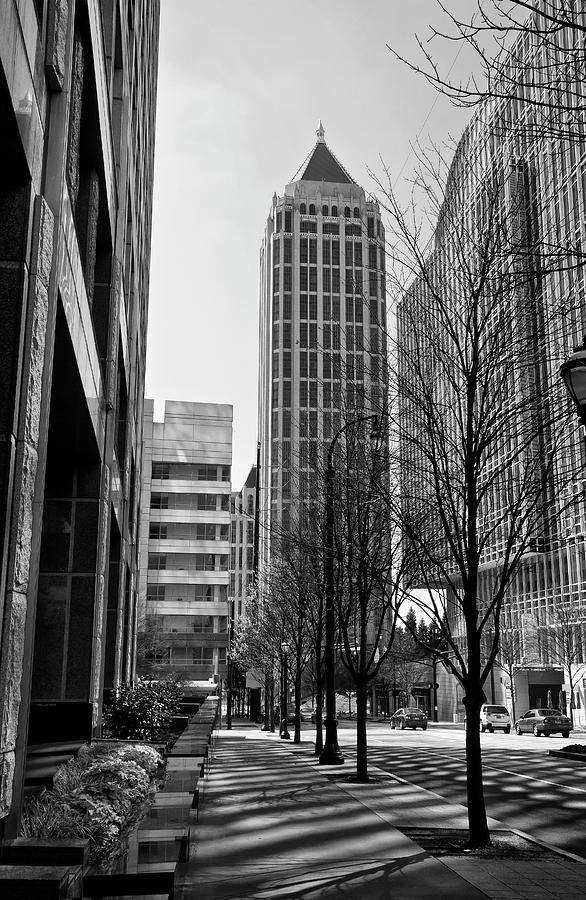 Atlanta Photograph - One Atlantic Center in Black and White by Jill Lang