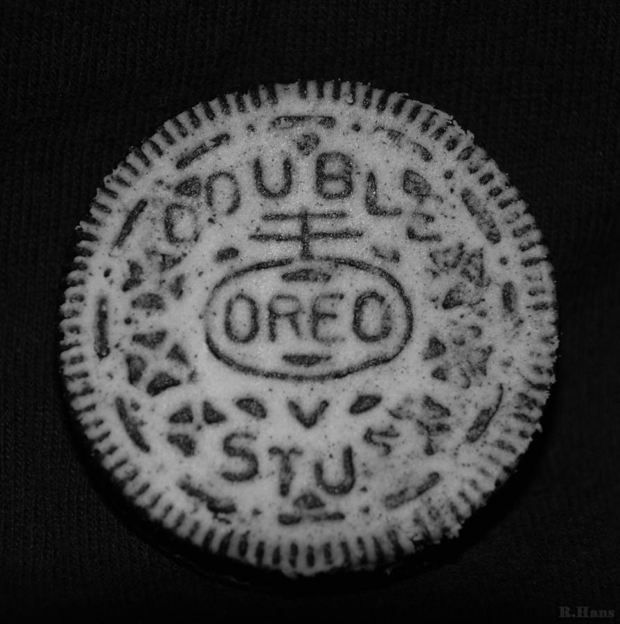 OREO in MATTE FINISH Photograph by Rob Hans