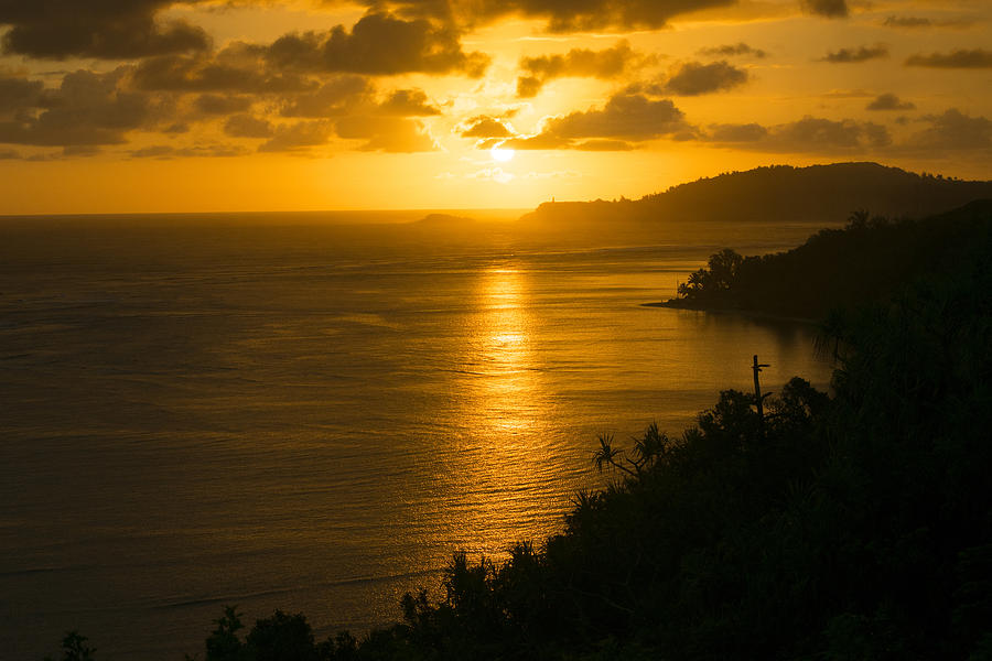 Lighthouse Photograph - Pacific Sunrise Over Kilauea Lighthouse  by Frank Wilson