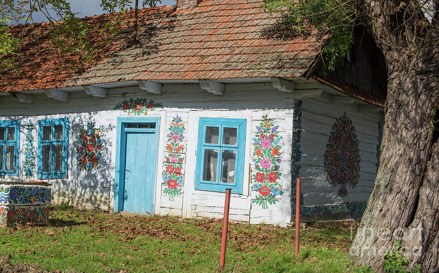 Painted Cottage Photograph by Juli Scalzi