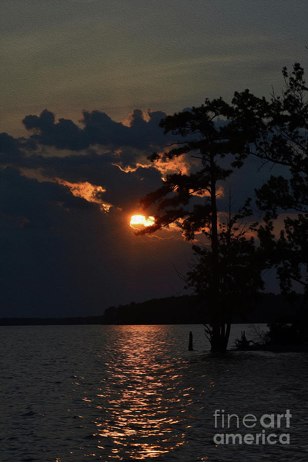 Abstract Photograph - Painted Setting Sun On Lake Murray, Sc by Skip Willits