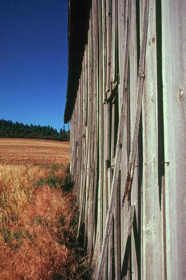 Palouse Barn Photograph by Jerry Sodorff
