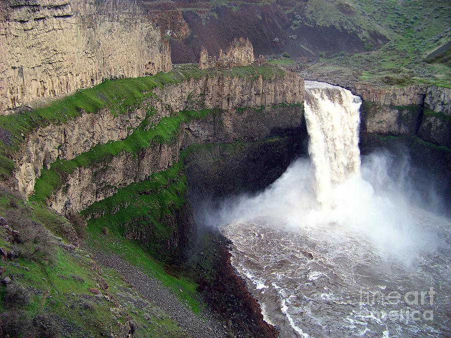 Palouse Falls - The Official Washington State Waterfall Photograph by Charles Robinson