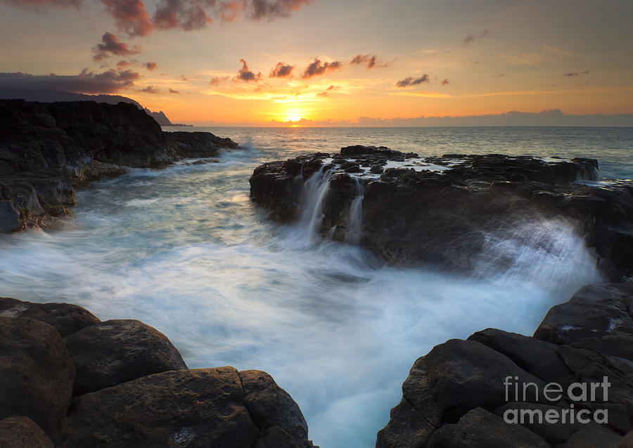 Paradise Photograph - Paradise Sunset Splash by Michael Dawson