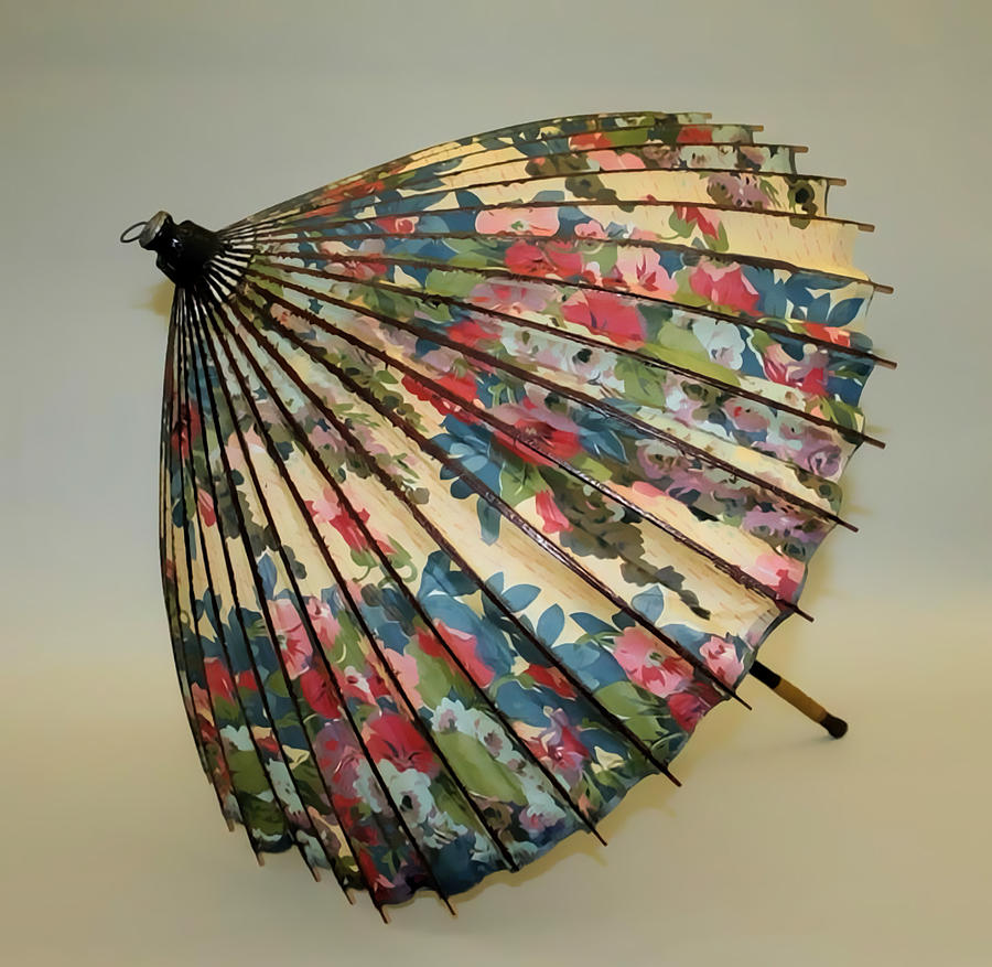 История зонтика. Зонт парасоль 17 век. Древние зонты. Старинный зонтик. Зонты в древности.