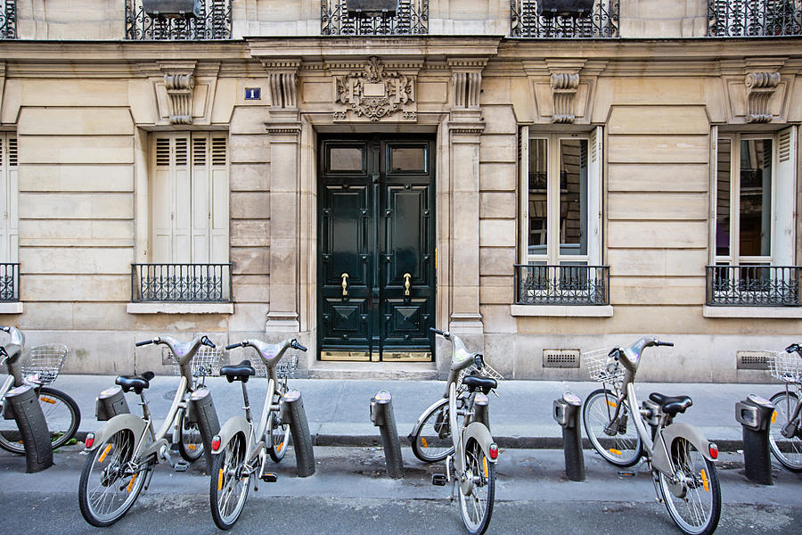 Paris Bicycles - Paris, France Photograph by Melanie Alexandra Price
