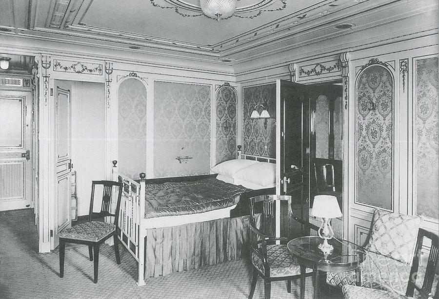 Parlour Suite Of Titanic Ship Photograph by Photo Researchers