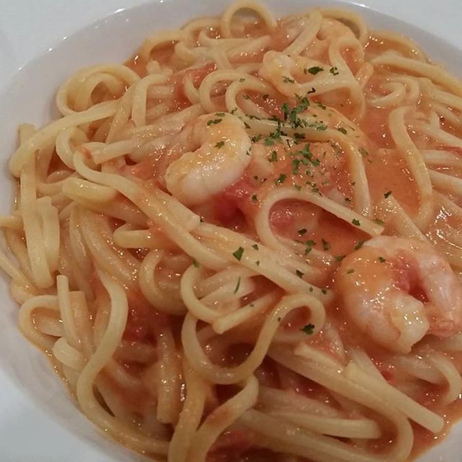 Shrimp Photograph - Pasta With Shrimp And Tomato Cream by Lady Pumpkin