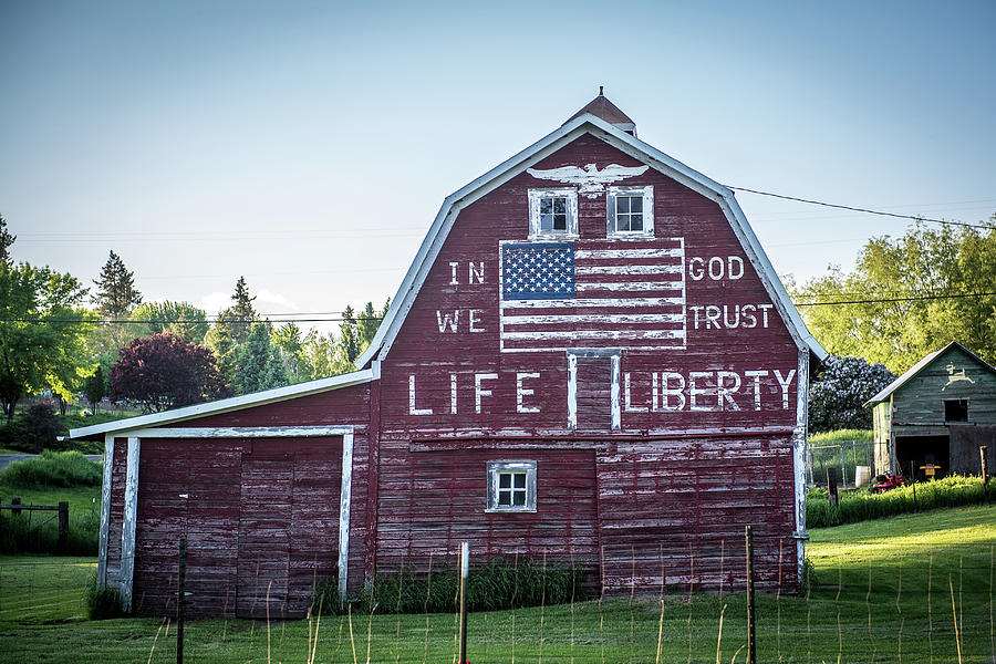 Patriotic barn Photograph by Paul Freidlund - Fine Art America