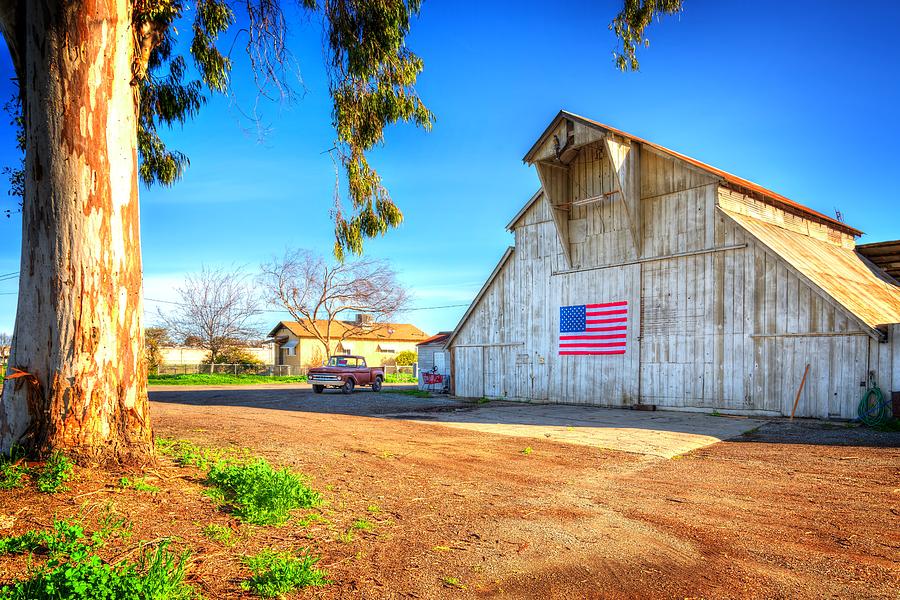 Patriotic Los Banos Barn Photograph by Spencer McDonald