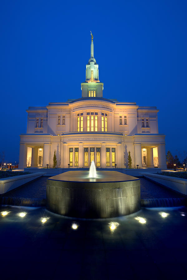 Payson Temple at Dusk Photograph by David Andersen