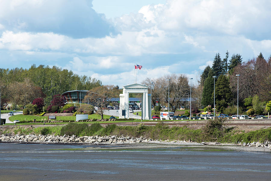 Peace Arch Photograph by Tom Cochran