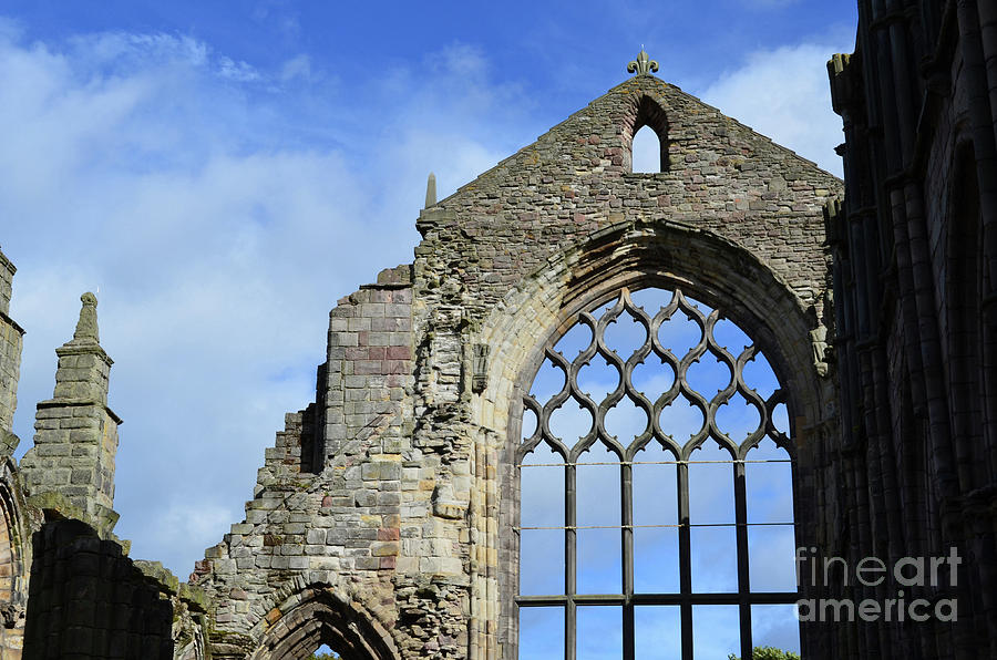 Peak Ruins of Holyrood Abbey Photograph by DejaVu Designs