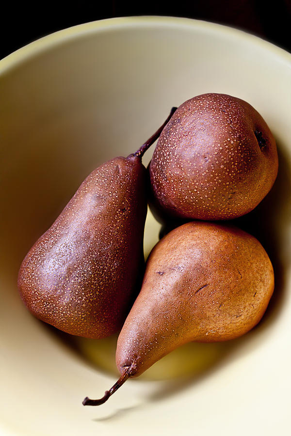 Pear Photograph - Pears in a Bowl by Maggie Terlecki