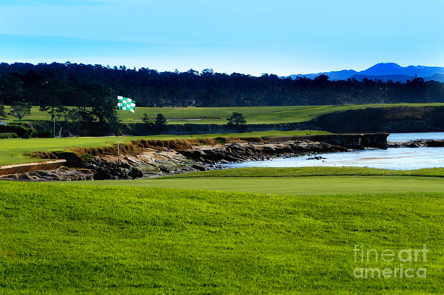 Pebble Beach Golf Links No 18 by Lyle Huisken Pebble Beach Golf Links No 18 by Lyle Huisken