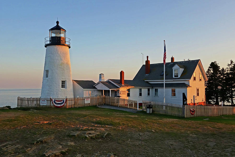 Pemaquid Point Lighthouse Pemaquid ME Sunset Photograph by Toby McGuire